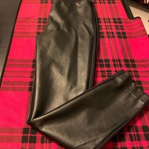 Sz 10 Ralph Lauren gorgeous faux leather front with stretchy back.